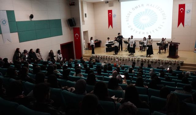 NÖHÜ’de “Dijital Dünyada Kadın” paneli düzenlendi