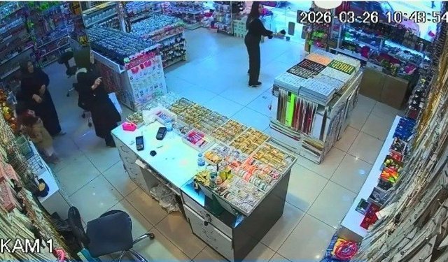 Depreme alışverişte yakalandılar, yarıda bırakıp kaçtılar