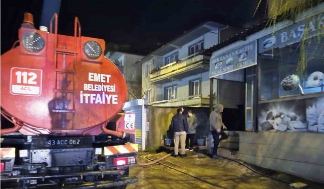 Fırın deposunda çıkan yangın büyümeden söndürüldü