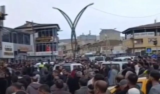 Taşlı sopalı kavga: 3 yaralı