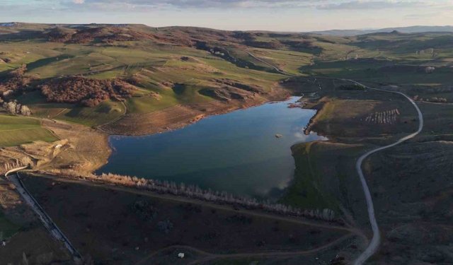 Göletin su seviyesi arttı, üreticilerin yüzü güldü