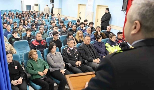 Jandarma Sahil Güvenlik Akademisi Aksaray'da öğrencilere tanıtıldı