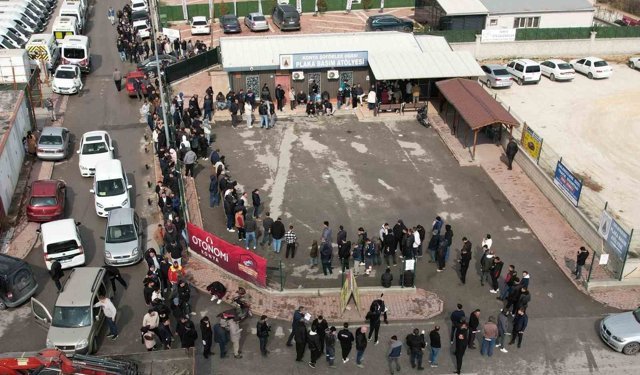 Konya'da plaka değiştirme kuyruğu