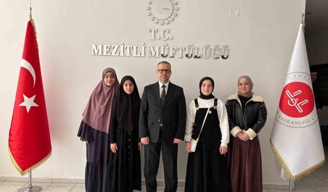 Hafız olan 4 öğrenci altınla ödüllendirildi