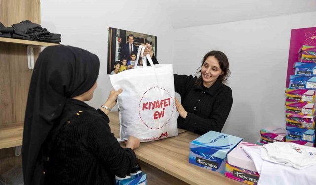 Dar gelirli ailelerin çocuklarına bayramlık desteği