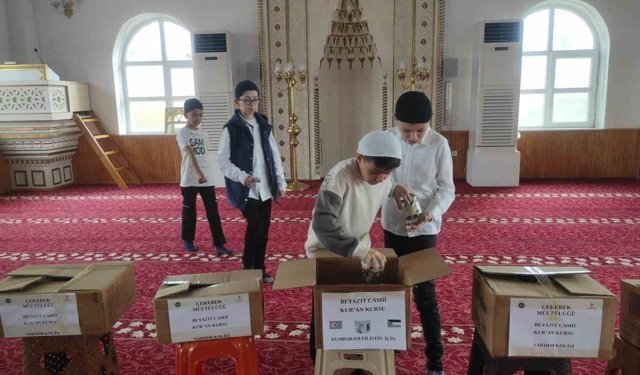 Minik yüreklerden büyük vefa