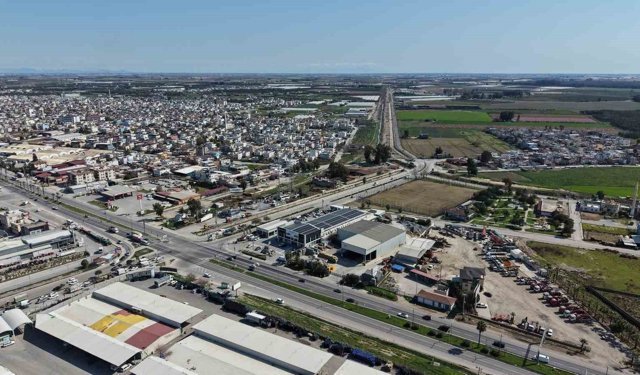 Çiftçileri sevindiren yol çalışması