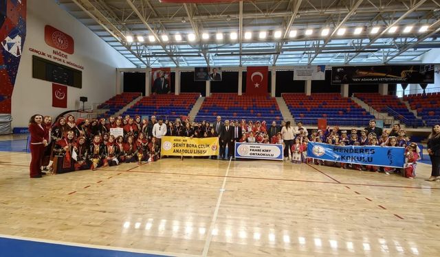 Niğde’de halk oyunlarında şampiyonlar belli oldu