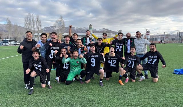 1990 Çiftlik Spor’dan şampiyonlukla Play-Off’a