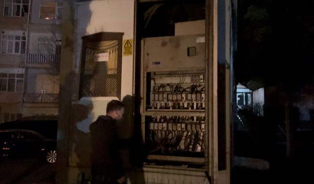 Niğde’de trafo patladı, mahalle karanlığa gömüldü