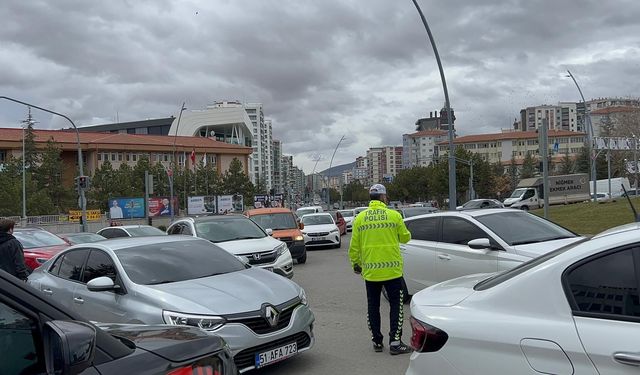 Niğde'de bayrama hazırlık: Ekipler görev başında