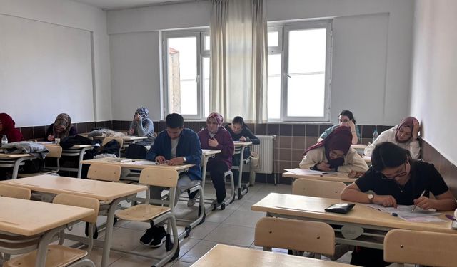 Niğde HEM KPSS adaylarına destek sağlıyor