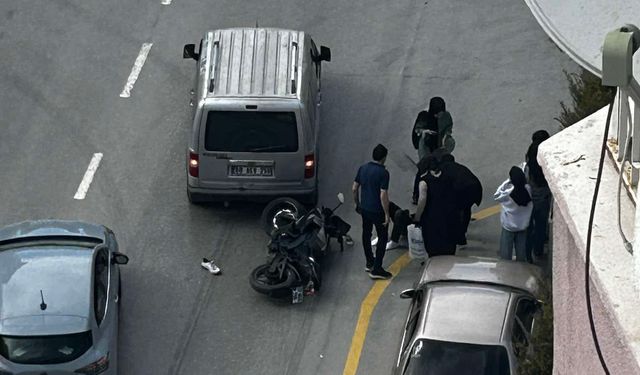 Niğde’de motosiklet ile hafif ticari araç çarpıştı