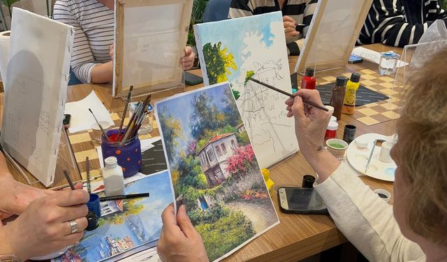 Niğde’de kütüphane haftasında yetişkinlere özel sanat atölyesi