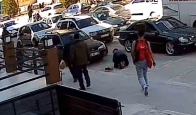 Yola fırlayan çocuklar otomobile çarptı