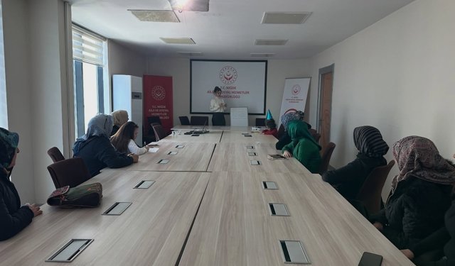 Niğde'de ailelere "Modüler Aile Eğitim Programı" eğitimi