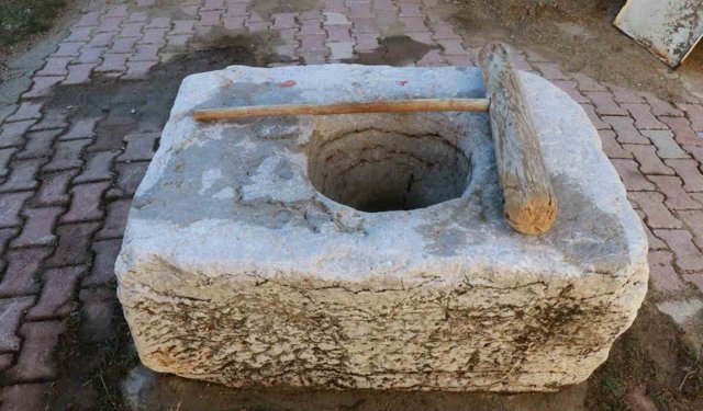 Asırlık dibek, köyün ortak mirası oldu