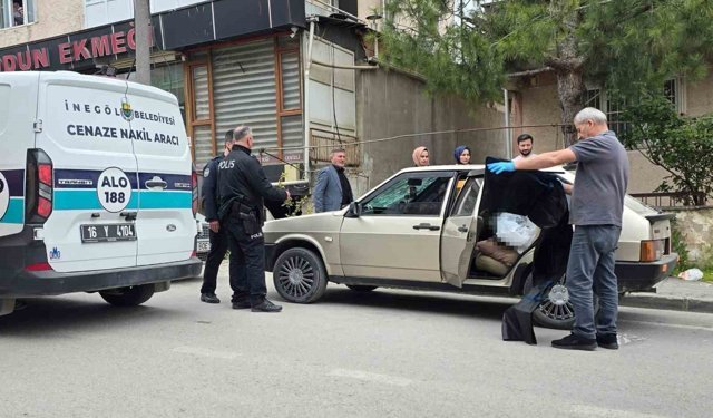 Genç otomobilin içinde ölü bulundu