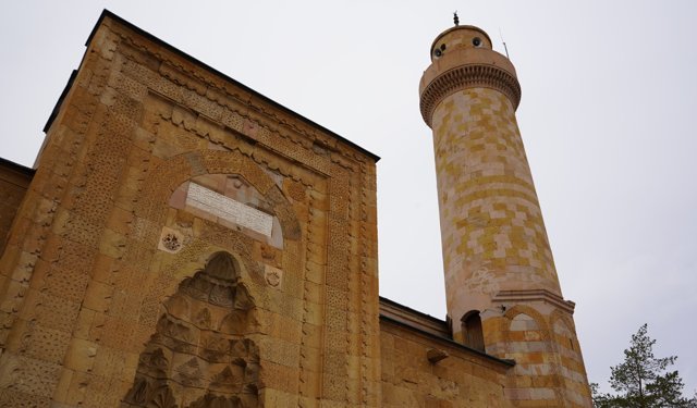 Niğde’de 800 yıllık miras: Alaeddin Camii’nde ibadet sürüyor