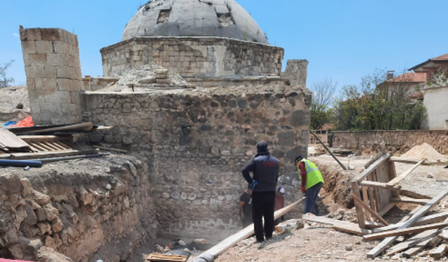 Fertek Hamamı’nda restorasyon çalışmaları yeniden başladı