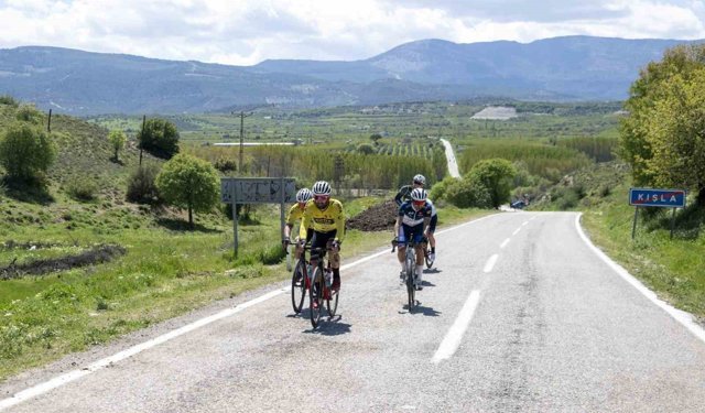 120 sporcu 126 kilometrelik etapta yarıştı