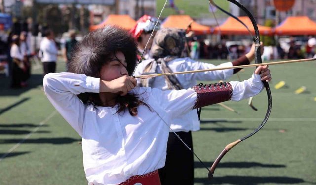 Geleneksel okçuluk şöleni: 13 ilçeden 150 sporcu katıldı