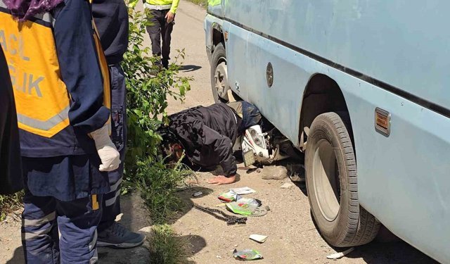 Minibüsün altında can pazarı