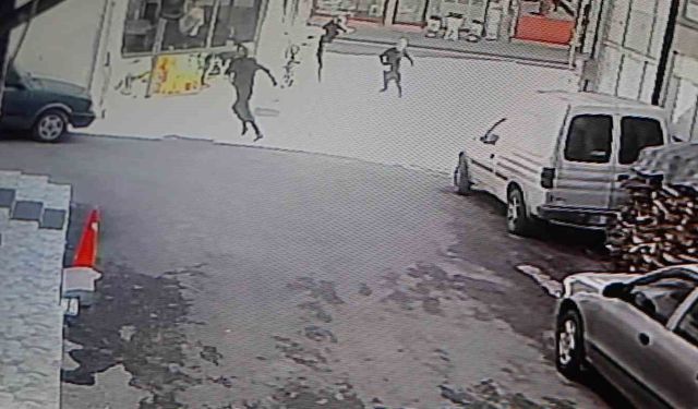 Silahlı saldırıya çakmakla karşılık verdi