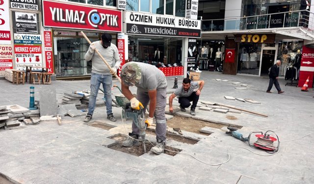 Niğde’de kaldırımlar yenileniyor