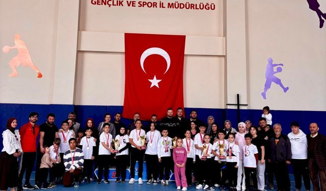 Niğde’de 23 Nisan TBMM Okçuluk müsabakaları tamamlandı