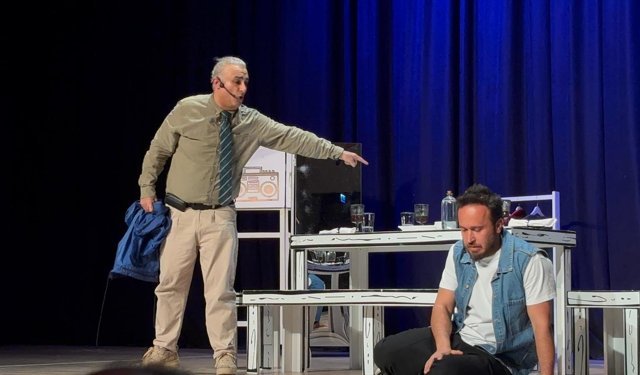 Niğde Tiyatro Festivali’nde kahkaha dolu gece