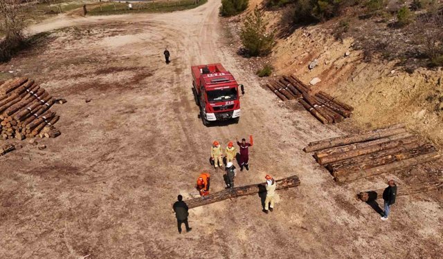 Yangın savaşçıları bölgenin en iyi ekibi olmak için yarışıyor