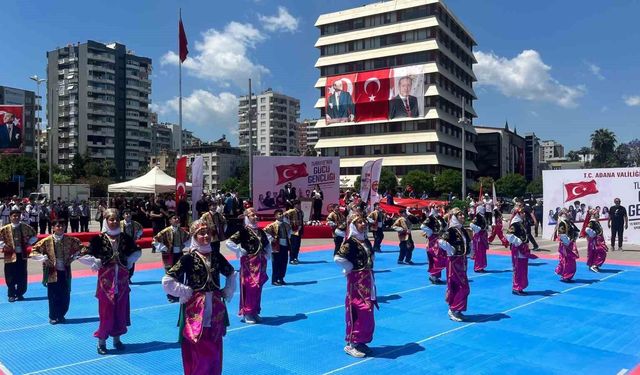 Adana'da 19 Mayıs Gençlik ve Spor Bayramı kutlandı