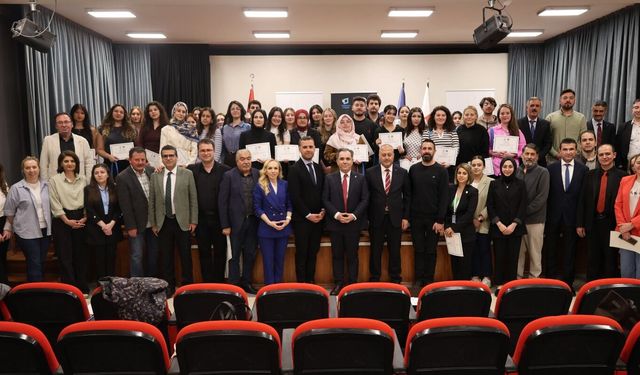 Genç iletişimciler millet iradesini manşetlere taşıdı