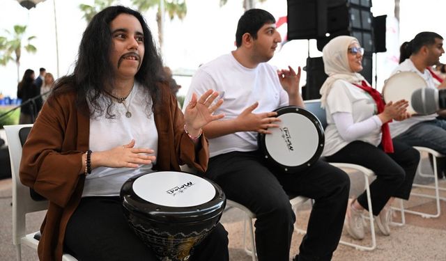 Engeller sanat ve müzikle aşıldı