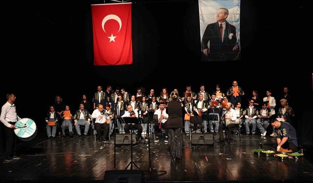 Engelliler Haftası 'Bizim Ev'in yıl sonu gösterisiyle tamamlandı