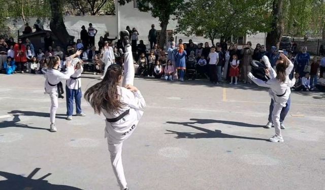Okul okul gezip sporu sevdiriyorlar