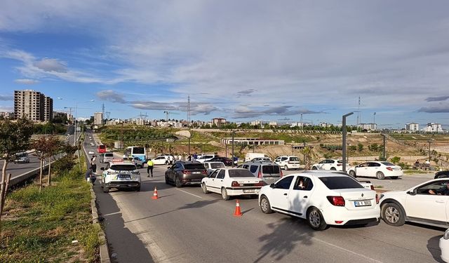Otomobil ile minibüs çarpıştı: 1 yaralı