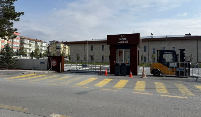 Niğde’de kitap fuarı hazırlığı için otopark kapatıldı