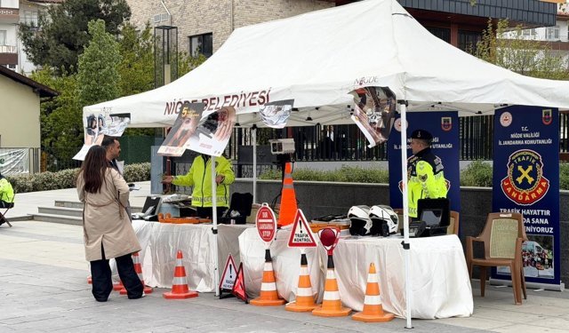 Niğde’de Trafik Haftası standı kuruldu