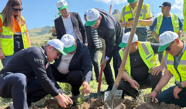 Niğde'de protokol ve iş dünyası yeşil bir gelecek için buluştu
