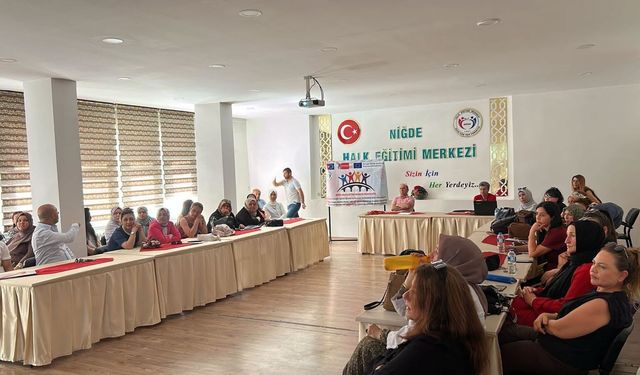 Prag'da edinilen eğitim deneyimleri Niğde'de paylaşıldı