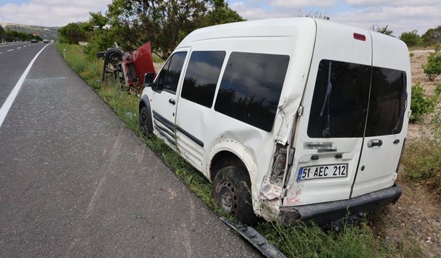 Sınava yetişmek isterken kaza yaptılar: 3 yaralı