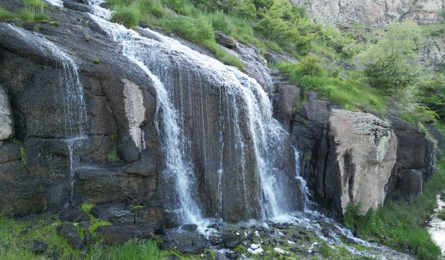 Niğde'nin Uzandı Vadisi görsel şöleniyle ziyaretçilerini ağırlıyor