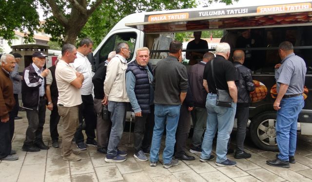 Kore Gazisi Hüseyin Dede Akbaba anısına lokma dağıtıldı