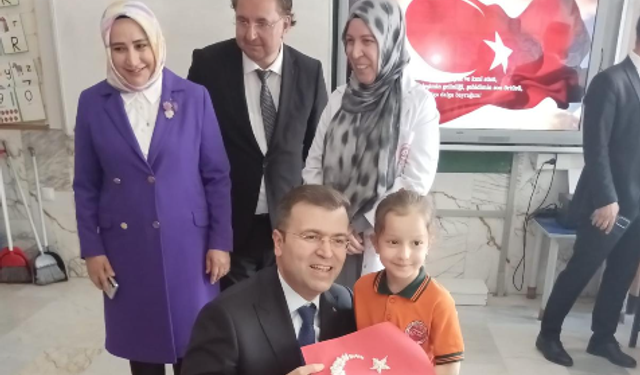 Vali Akmeşe, öğrencilerin projelerini inceledi