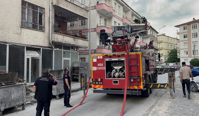 Niğde'de apartman dairesinde baca yangını