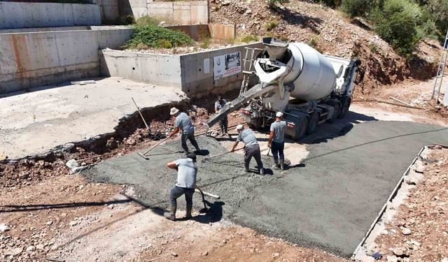 Yol yapım ve bakım çalışmaları sürüyor