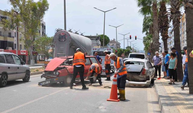 Zincirleme trafik kazası: 1 yaralı
