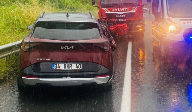 3 aracın karıştığı kazada 6 kişi yaralandı
